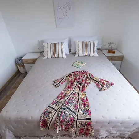 Frenky Apartment