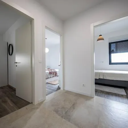 Frenky Apartment *